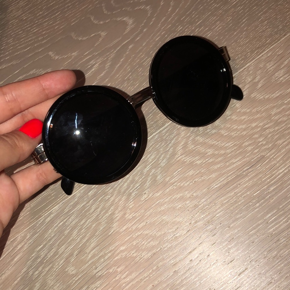 round sunglasses - Picture 3 of 3